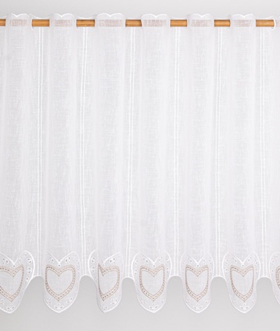 Fehér sable vitrage függöny hímzett Szív mintával méterben 60cm magas drapp minta